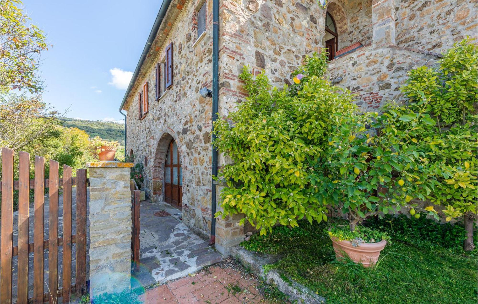 Cozy Home In Massa Marittima Gr With Kitchen Eksteriør bilde